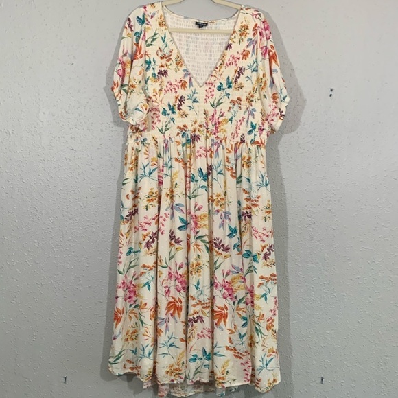 torrid Dresses & Skirts - Torrid Floral Print Midi Swiss Dot Shirred Dress with Pockets size 3X